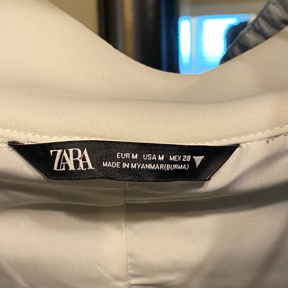 Zara Gray Utility Jacket with Hood and Cropped Fit - Picture 3 of 4